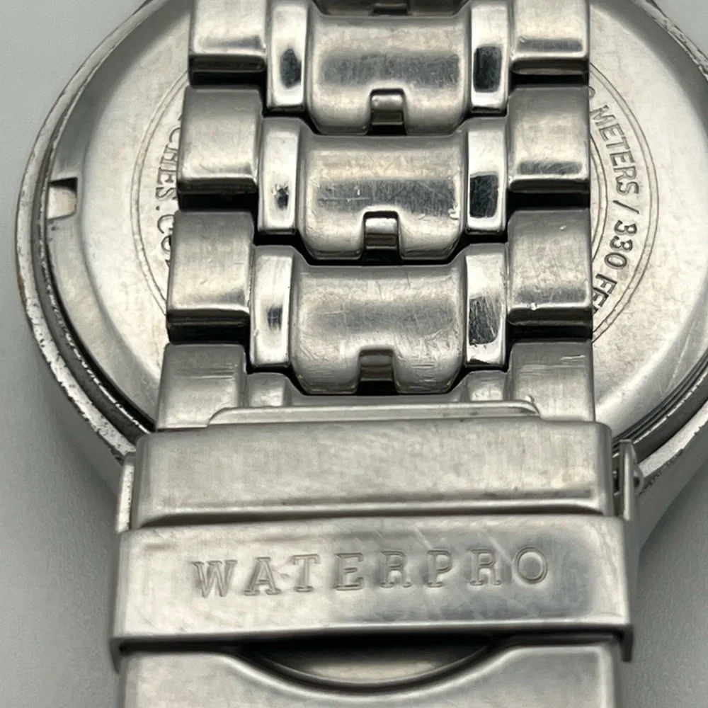 Vintage Guess Unisex Waterpro Indiglo Silver and Blue Watch Working